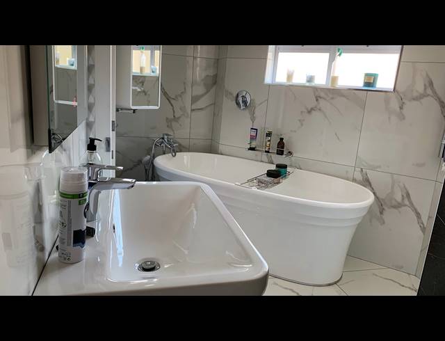 3 BEDROOM APARTMENT FOR SALE IN ESSENWOOD